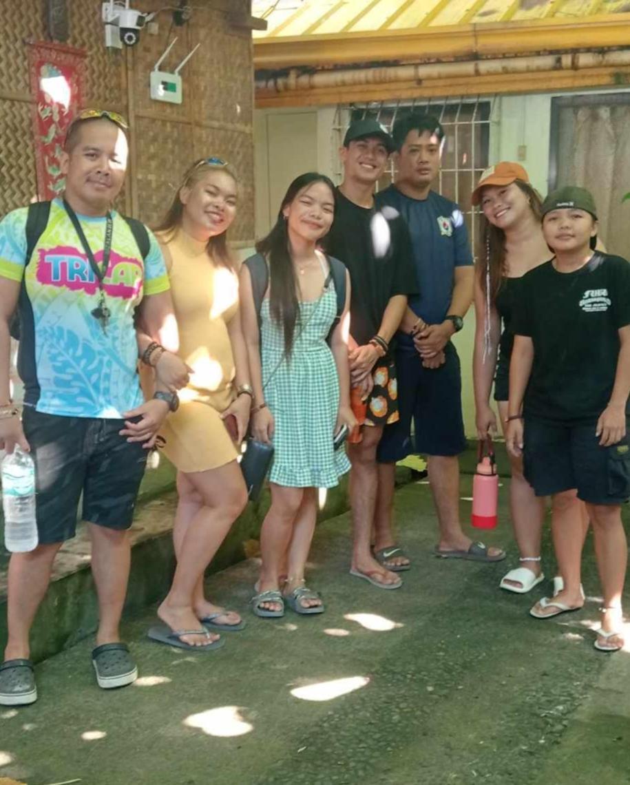 Отель Bambooze Hauz Balabag  Экстерьер фото